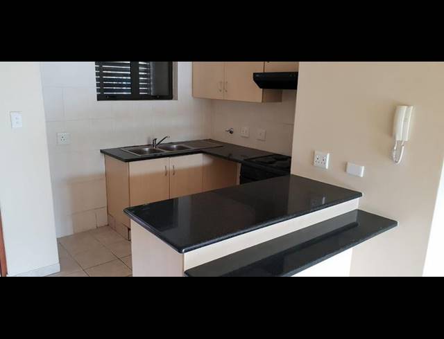 2 BEDROOM APARTMENT FOR SALE IN MARGATE BEACH